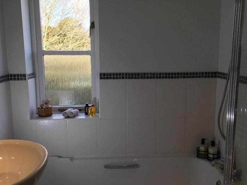 5 Charlton Mill Way B&B Chichester Room photo